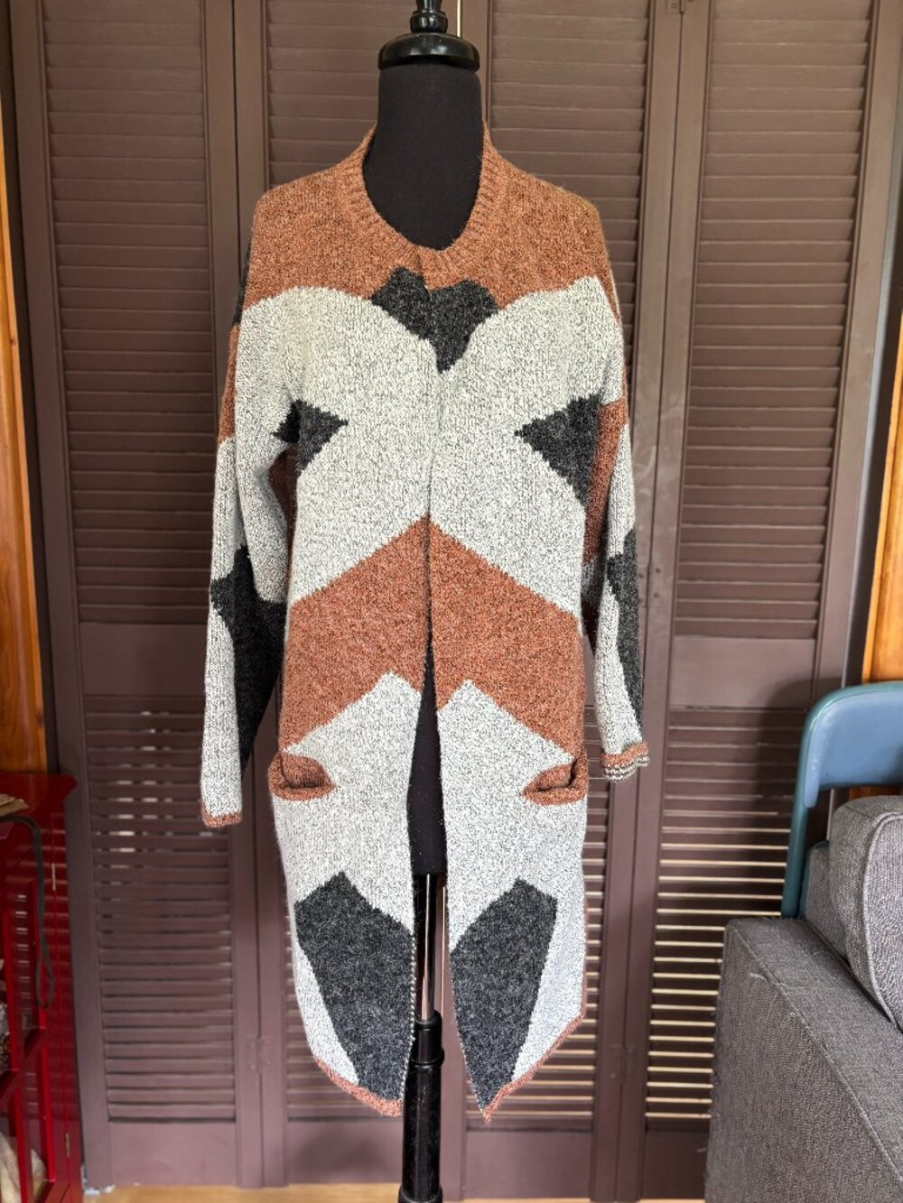 Long geometric colour block knit cardigan